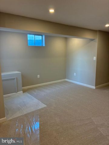 8403 BRANCHWOOD CIR, Clinton, MD 20735