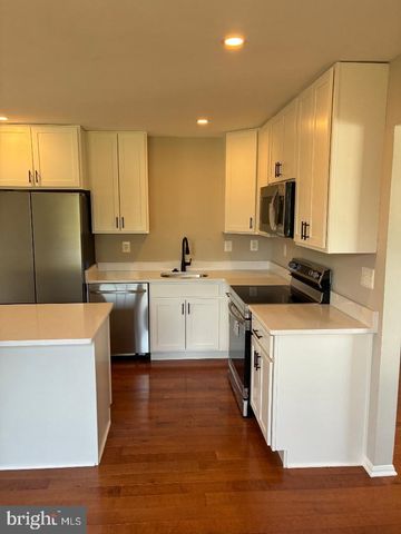 8403 BRANCHWOOD CIR, Clinton, MD 20735