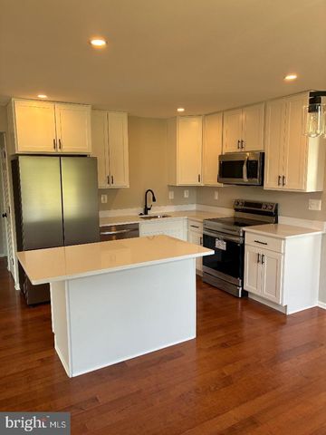 8403 BRANCHWOOD CIR, Clinton, MD 20735