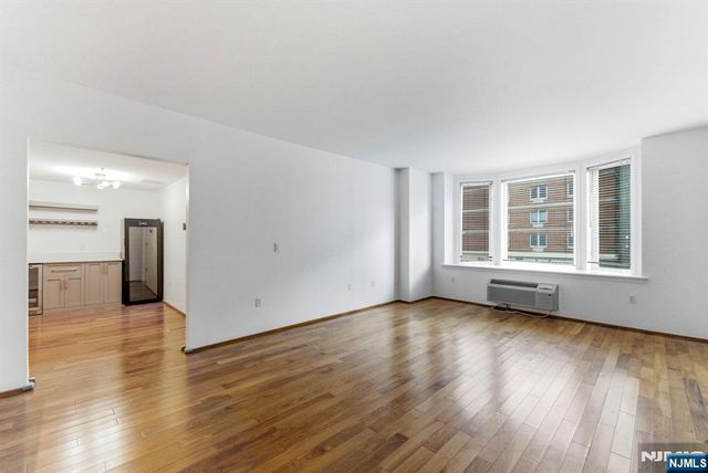 3103 City Place, Edgewater, NJ 07020