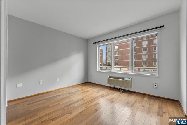 3103 City Place, Edgewater, NJ 07020