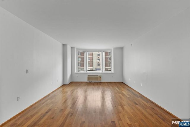 3103 City Place, Edgewater, NJ 07020