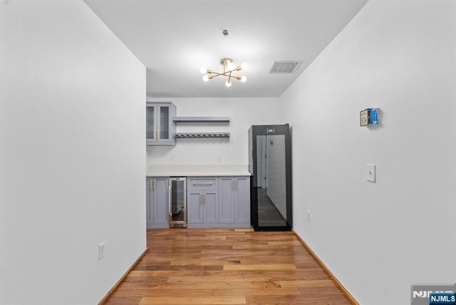 3103 City Place, Edgewater, NJ 07020