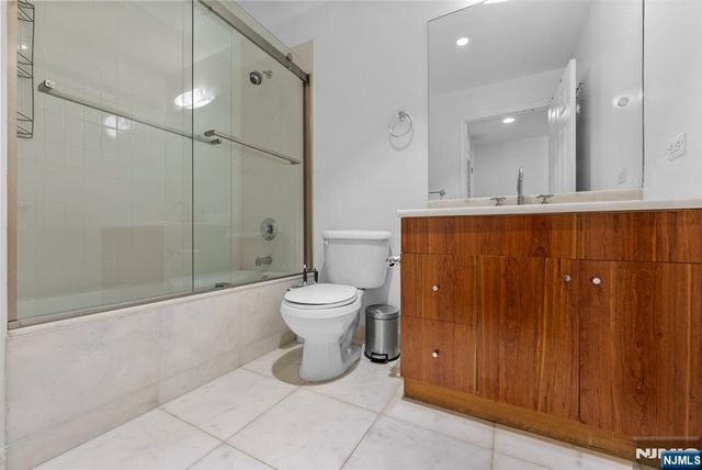 3103 City Place, Edgewater, NJ 07020