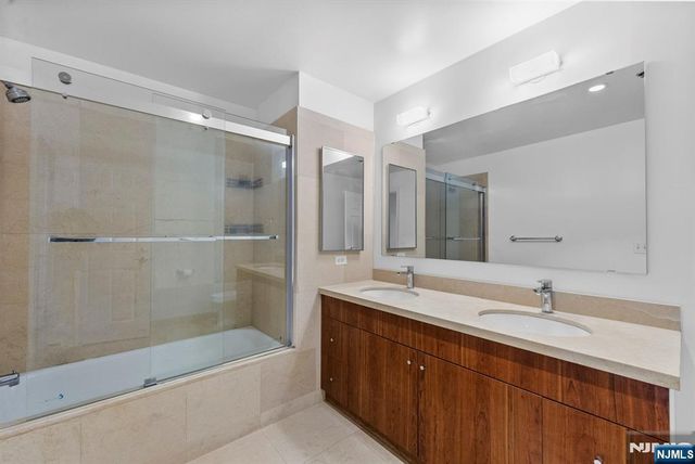 3103 City Place, Edgewater, NJ 07020