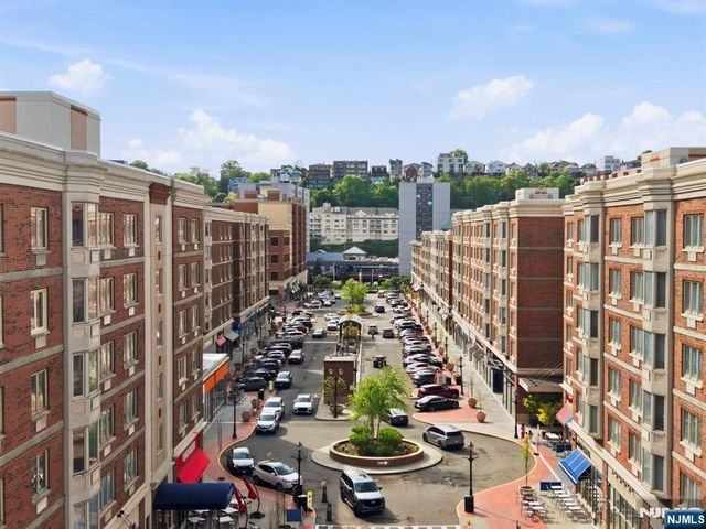 3103 City Place, Edgewater, NJ 07020