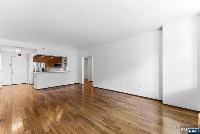 3103 City Place, Edgewater, NJ 07020