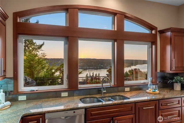 20619 NE 16th Street, Sammamish, WA 98074
