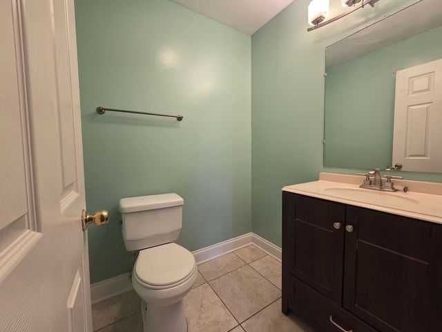 151 Elk Trail 348, Carol Stream, IL 60188