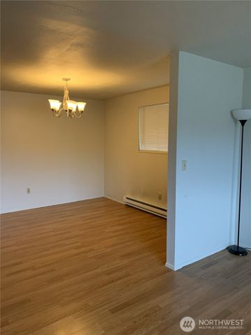 13820 SE Newport Way, Bellevue, WA 98006