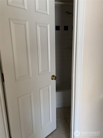 13820 SE Newport Way, Bellevue, WA 98006