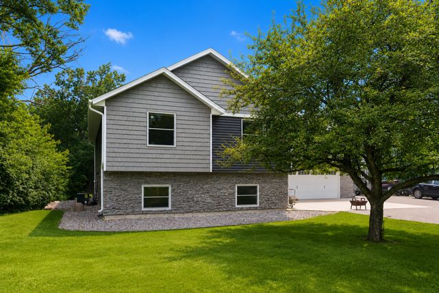 8045 59th Street N, Lake Elmo, MN 55042