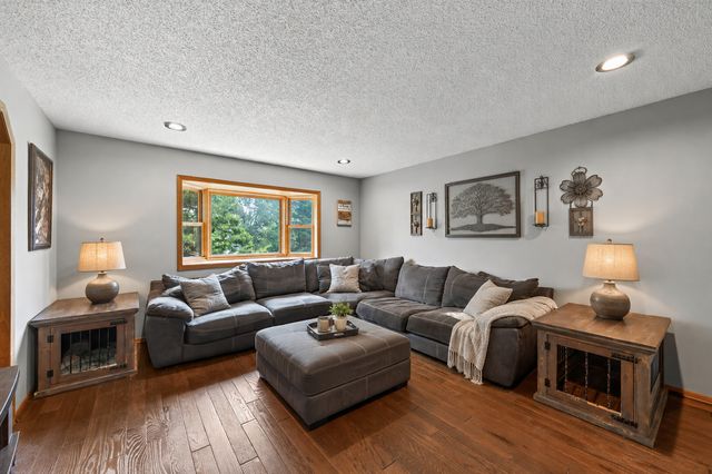 8045 59th Street N, Lake Elmo, MN 55042