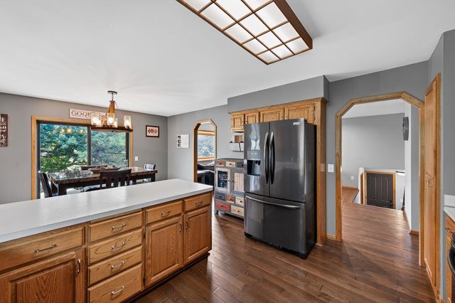 8045 59th Street N, Lake Elmo, MN 55042