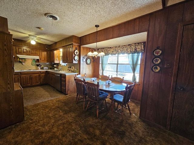 805 NW Ave M Place, Andrews, TX 79714