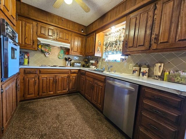 805 NW Ave M Place, Andrews, TX 79714