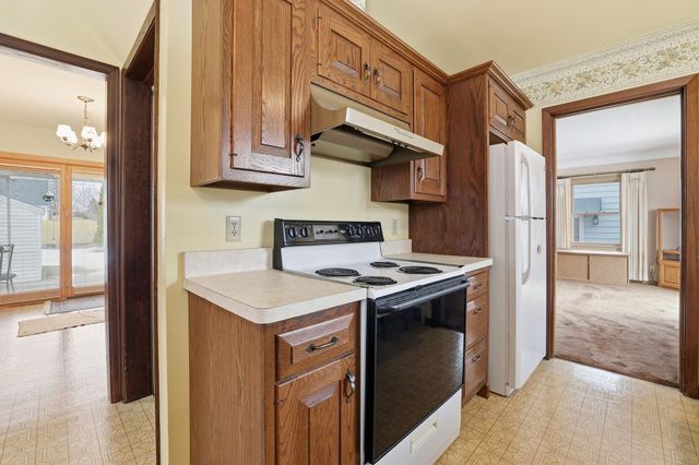 1610 Fremont Avenue, Saint Paul, MN 55106