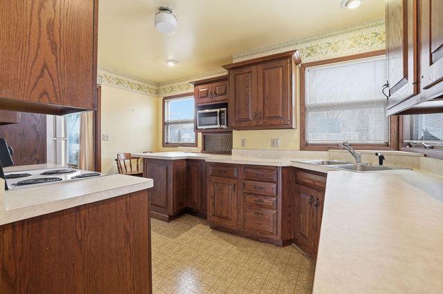 1610 Fremont Avenue, Saint Paul, MN 55106