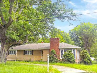 6 Newport Road, Irondequoit, NY 14622