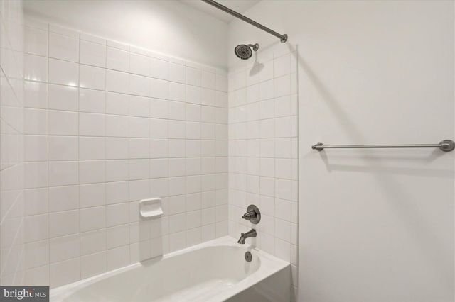 208 DARDEN CT W, Martinsburg, WV 25403