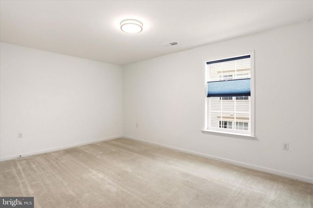 208 DARDEN CT W, Martinsburg, WV 25403