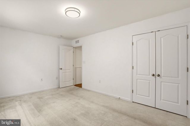 208 DARDEN CT W, Martinsburg, WV 25403