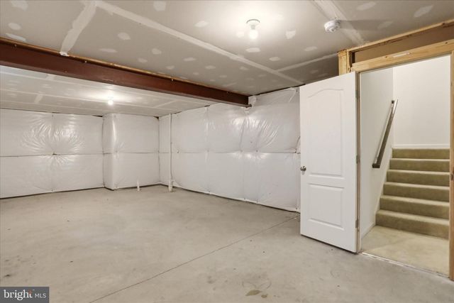 208 DARDEN CT W, Martinsburg, WV 25403