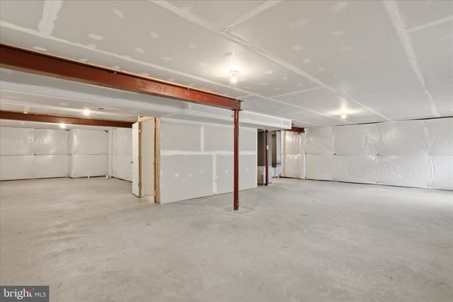 208 DARDEN CT W, Martinsburg, WV 25403