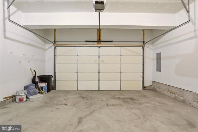 208 DARDEN CT W, Martinsburg, WV 25403