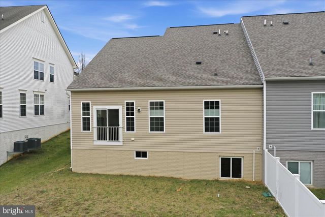 208 DARDEN CT W, Martinsburg, WV 25403