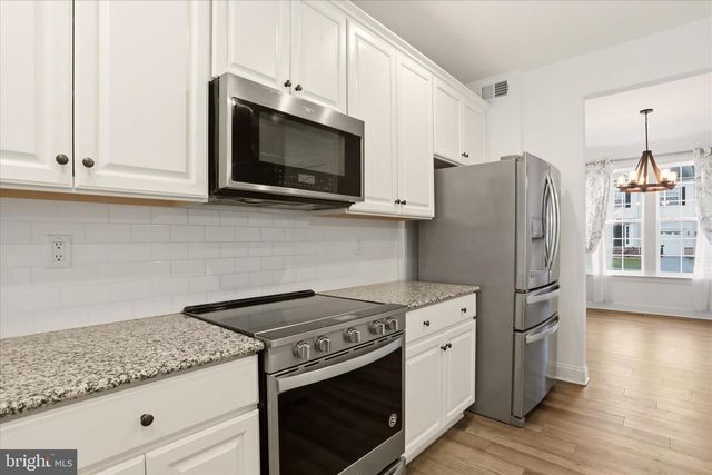 208 DARDEN CT W, Martinsburg, WV 25403