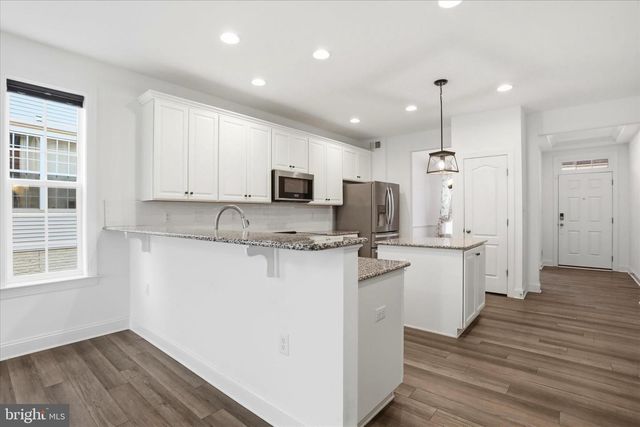 208 DARDEN CT W, Martinsburg, WV 25403