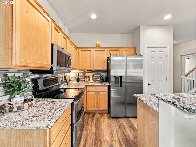 1473 Se YULAN Way, Hillsboro, OR 97123