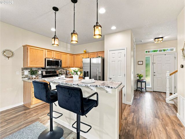 1473 Se YULAN Way, Hillsboro, OR 97123