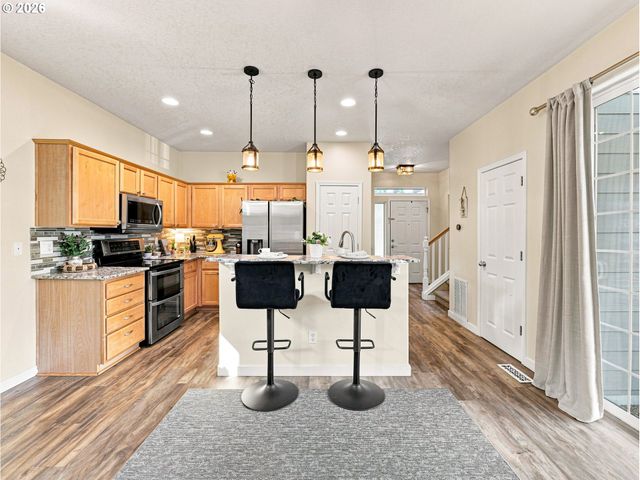 1473 Se YULAN Way, Hillsboro, OR 97123