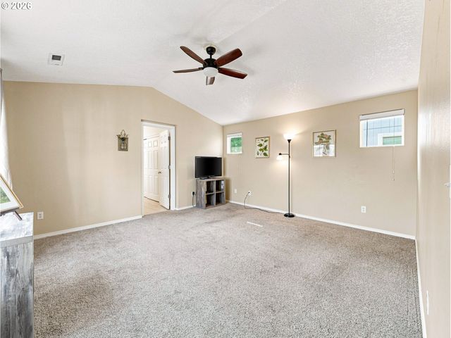 1473 Se YULAN Way, Hillsboro, OR 97123