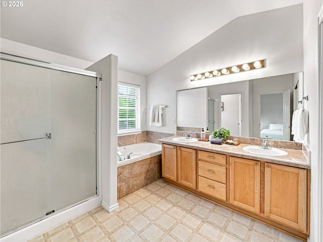 1473 Se YULAN Way, Hillsboro, OR 97123