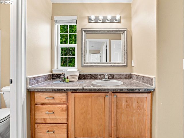 1473 Se YULAN Way, Hillsboro, OR 97123