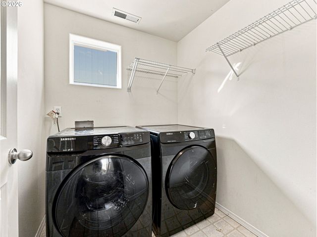 1473 Se YULAN Way, Hillsboro, OR 97123