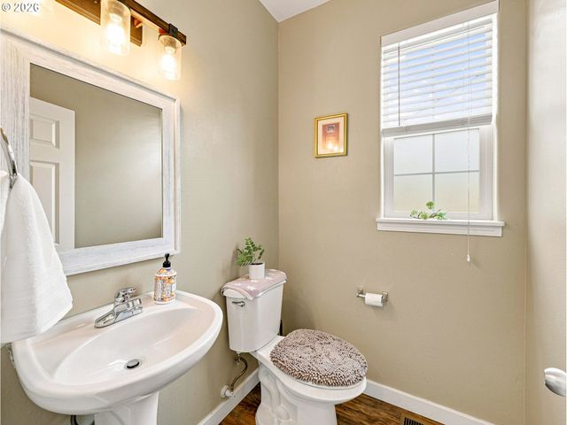 1473 Se YULAN Way, Hillsboro, OR 97123