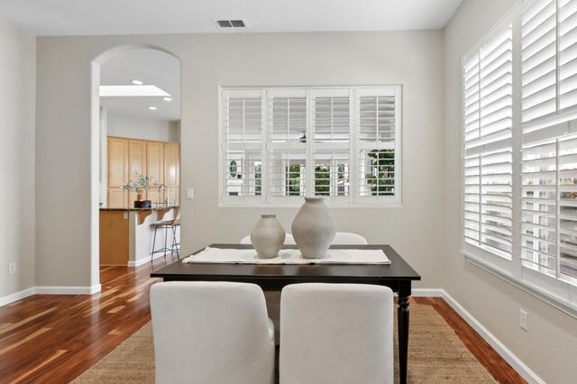 1988 Larkhall Cir, Folsom, CA 95630