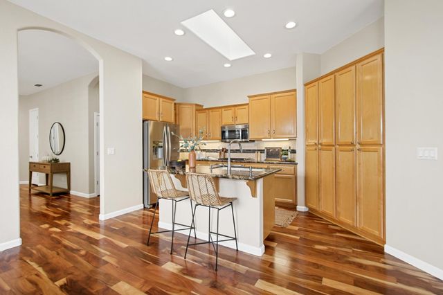 1988 Larkhall Cir, Folsom, CA 95630