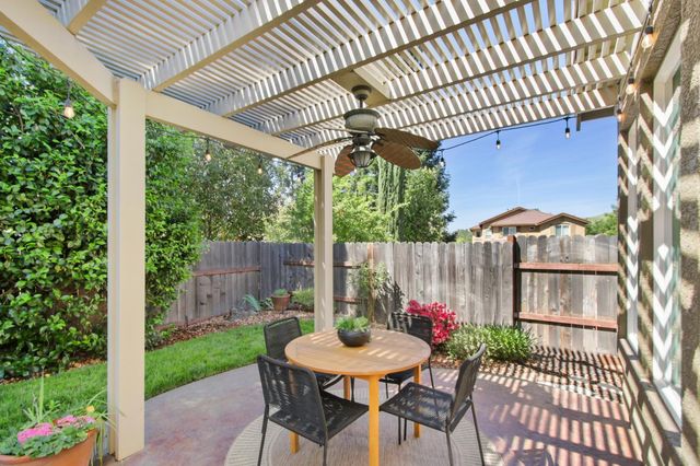 1988 Larkhall Cir, Folsom, CA 95630