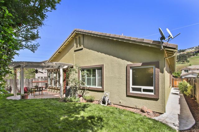 1988 Larkhall Cir, Folsom, CA 95630