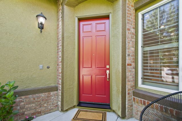 1988 Larkhall Cir, Folsom, CA 95630