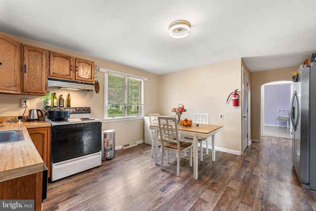 31 E 3RD AVE, Pine Hill, NJ 08021