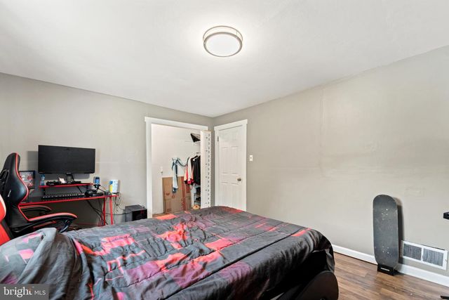 31 E 3RD AVE, Pine Hill, NJ 08021
