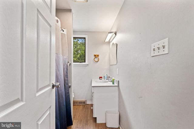 31 E 3RD AVE, Pine Hill, NJ 08021