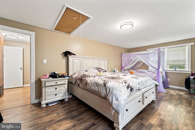31 E 3RD AVE, Pine Hill, NJ 08021