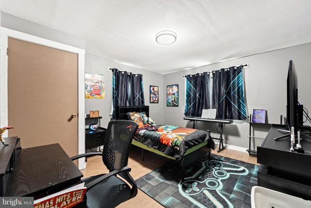 31 E 3RD AVE, Pine Hill, NJ 08021